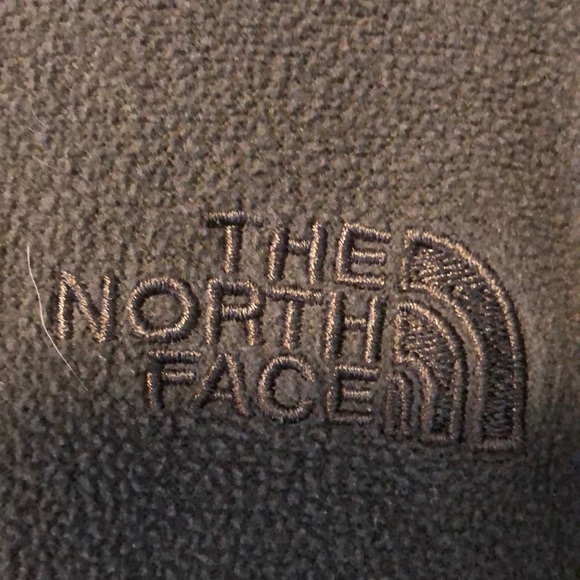 The North Face 1/4 zip fleece - Picture 3 of 4